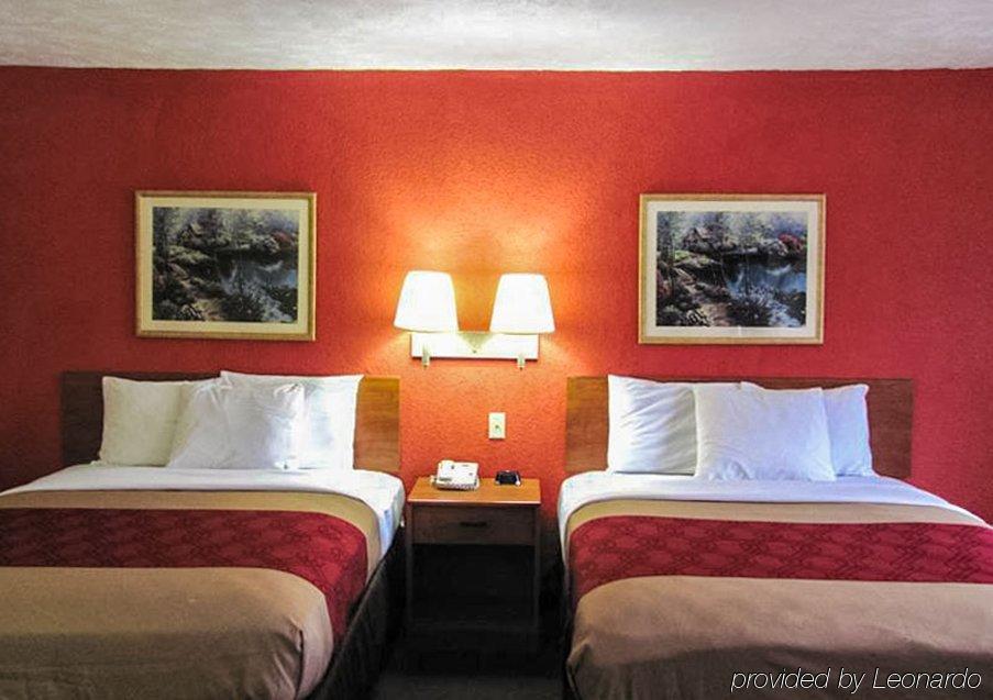 Econo Lodge Ottawa Buitenkant foto