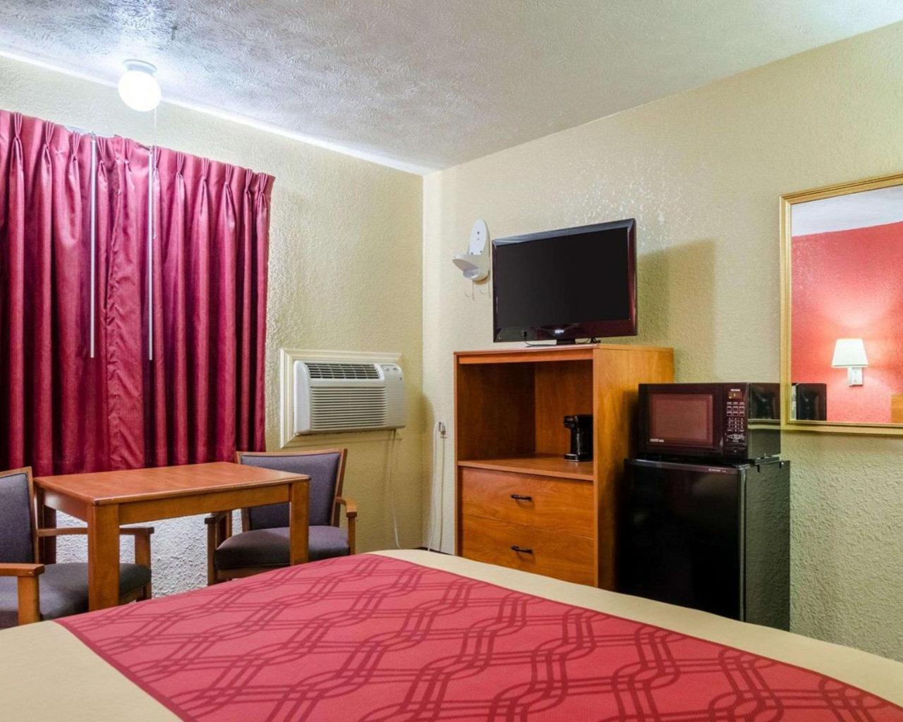 Econo Lodge Ottawa Buitenkant foto