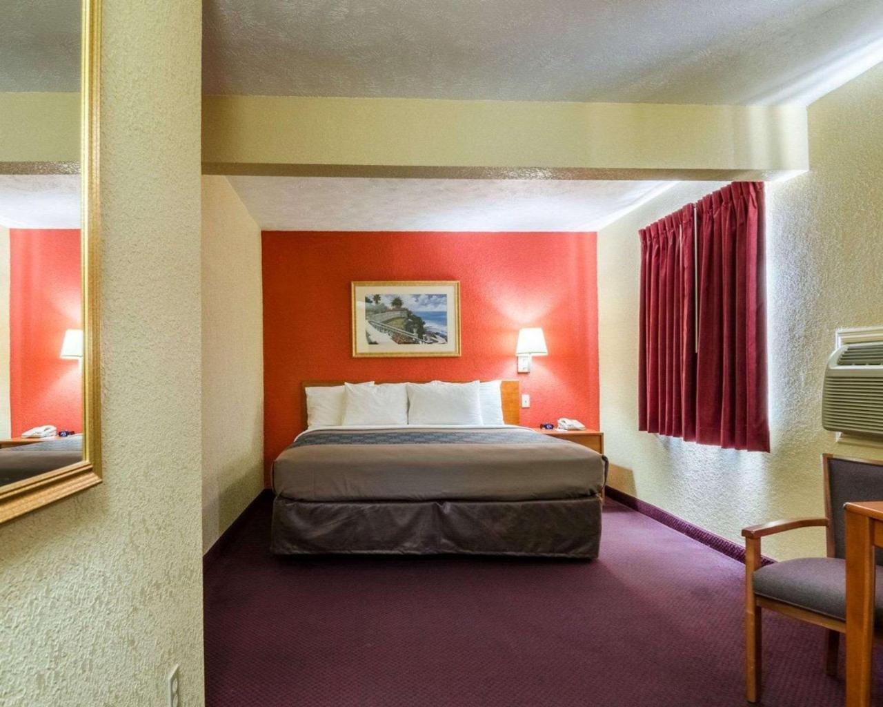 Econo Lodge Ottawa Buitenkant foto